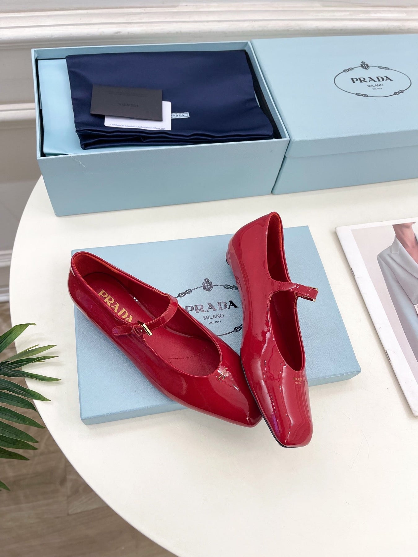 MARY JANE FLATS SQUARE TOE IN CRIMSON RED PATENT SHEEPSKIN