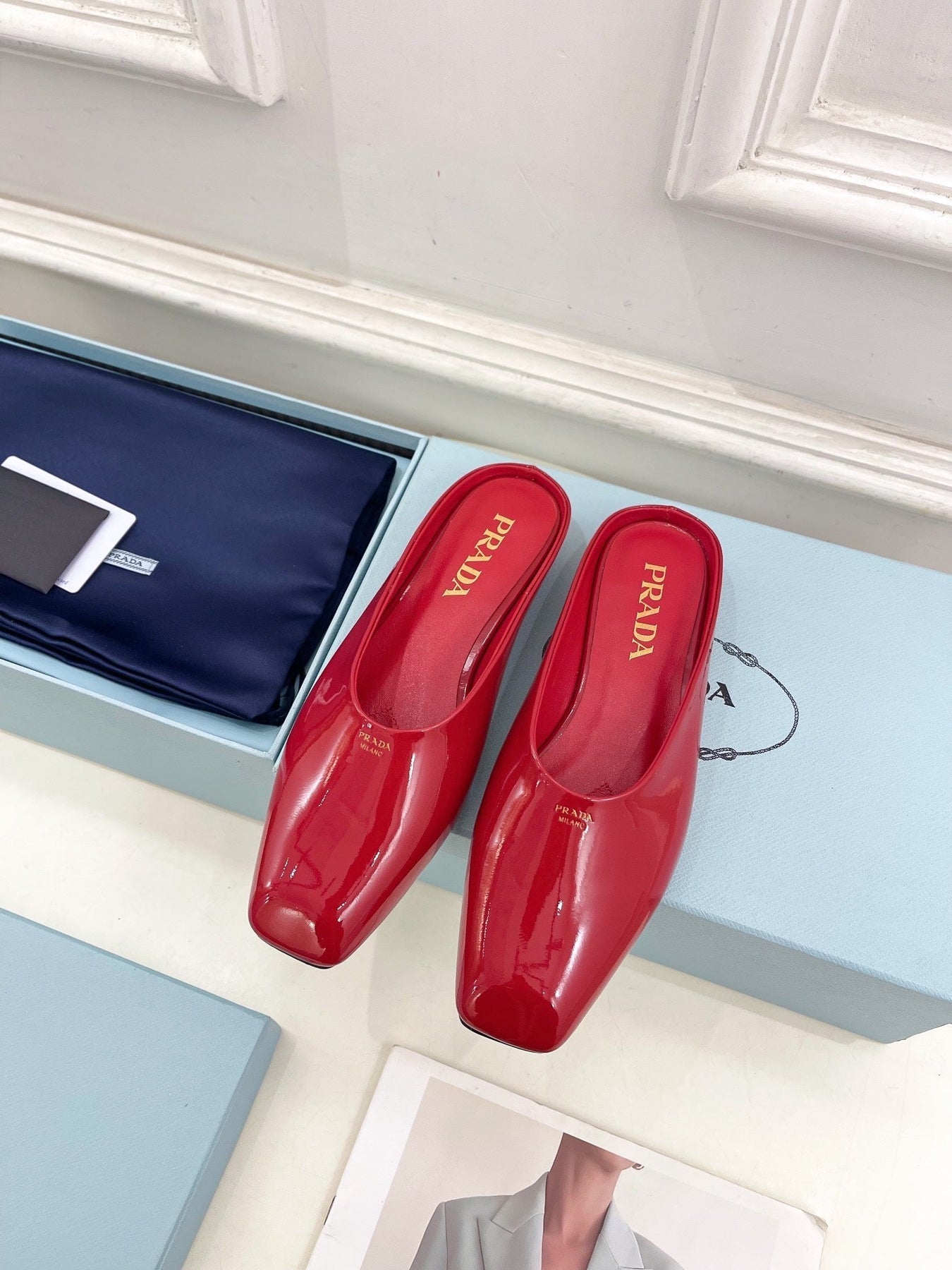 MULES SQUARE TOE IN RED SHINY CALFSKIN