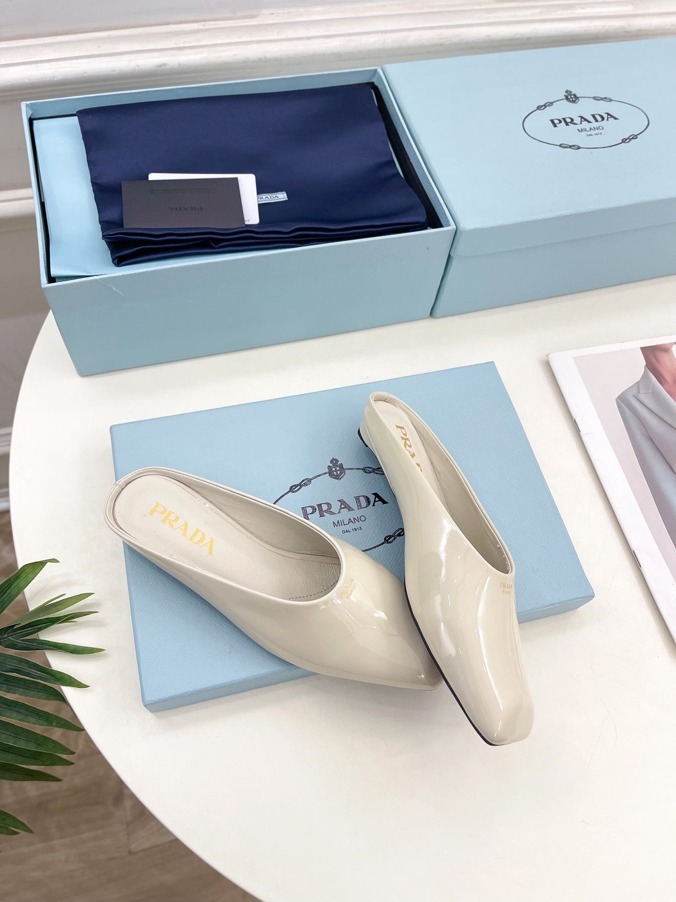 MULES SQUARE TOE IN WHITE SHINY CALFSKIN