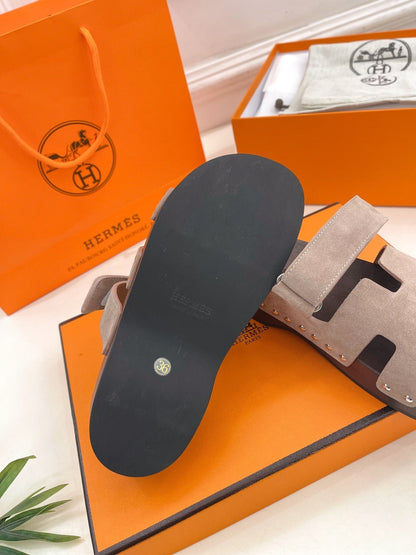 KOS CLOG IN KHAKI BROWN SUEDE