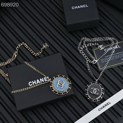 25P OVAL NECKLACE IN BLUE DENIM BLACK LEATHER-THREADED CHAIN