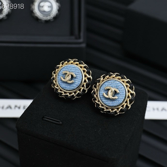 CC 25P STUD EARRINGS IN BLUE DENIM BLACK CALFSKIN-THREADED BUTTON