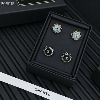 CC 25P STUD EARRINGS IN BLUE DENIM BLACK CALFSKIN-THREADED BUTTON