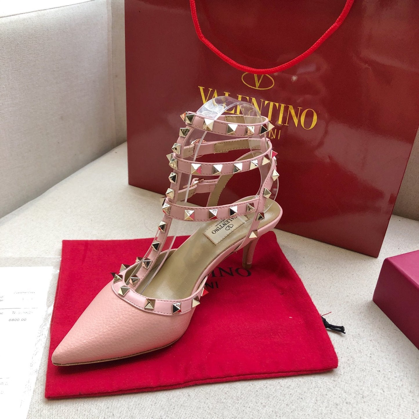 ROCKSTUD LIGHT PINK METALLIC CALFSKIN ANKLE STRAP HIGH SANDAL