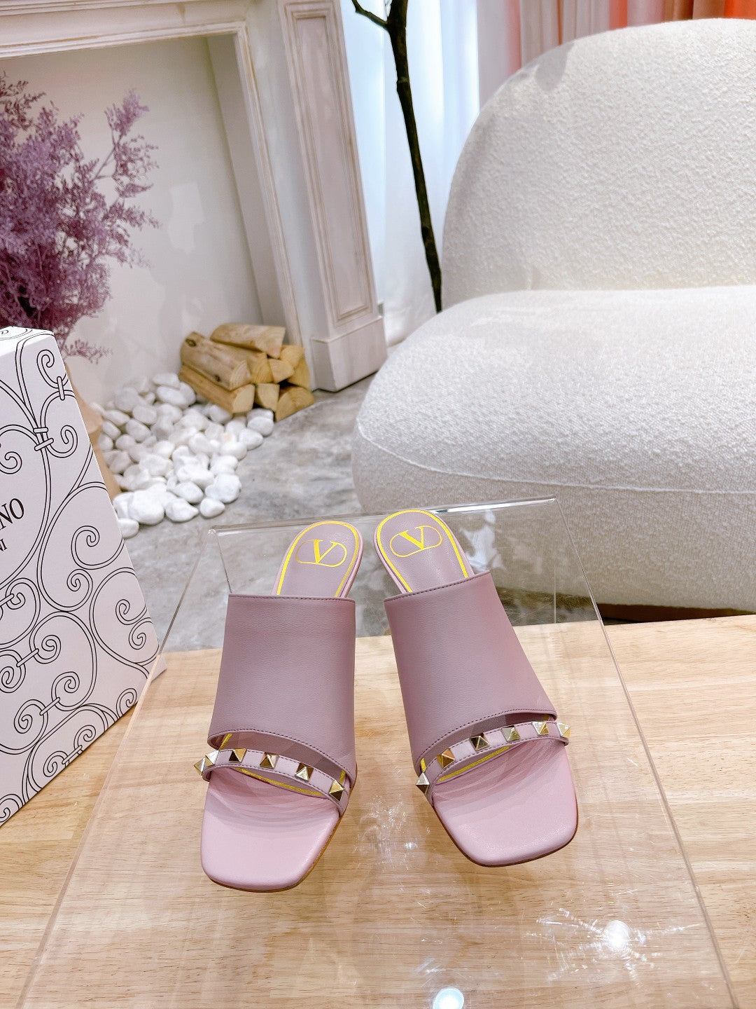 ROCKSTUD TOWER-HEEL MULES IN BABY PINK CALFSKIN 7 CM