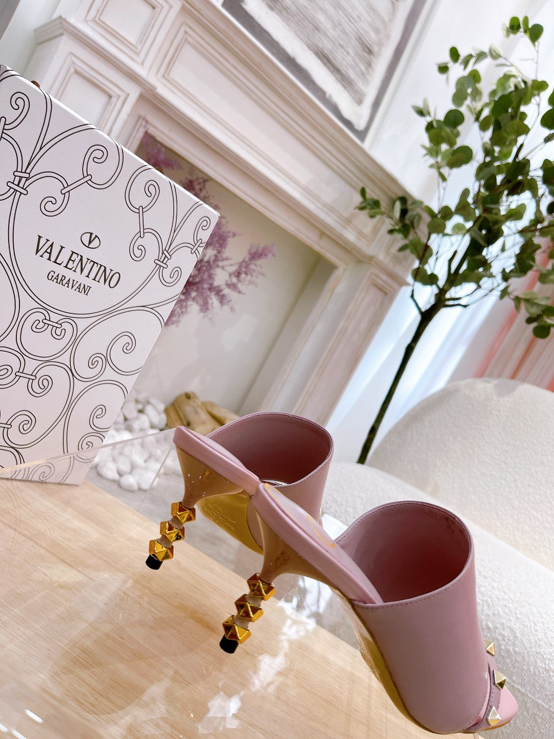 ROCKSTUD TOWER-HEEL MULES IN BABY PINK CALFSKIN 7 CM