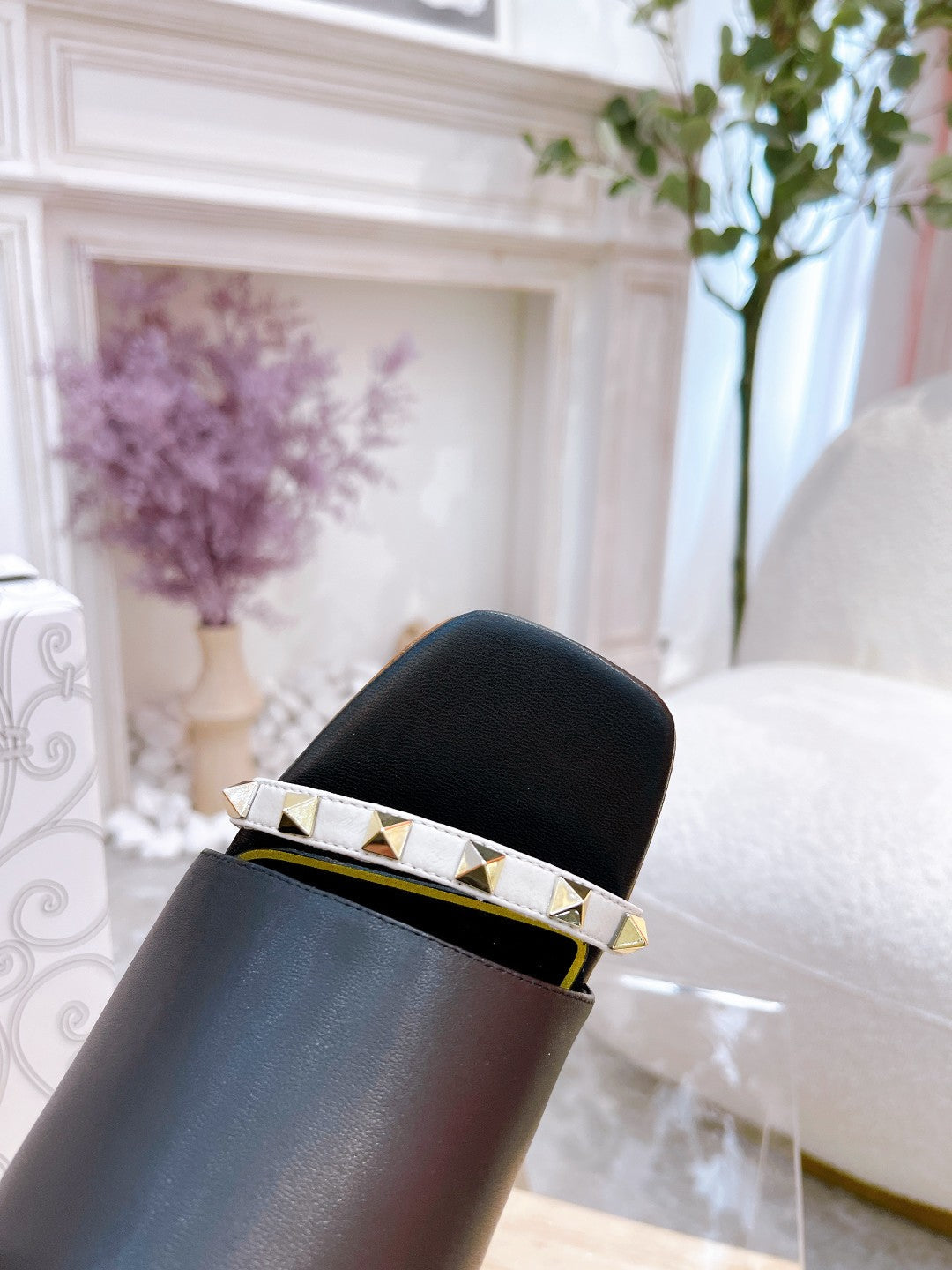 ROCKSTUD TOWER-HEEL MULES IN BLACK CALFSKIN 7 CM