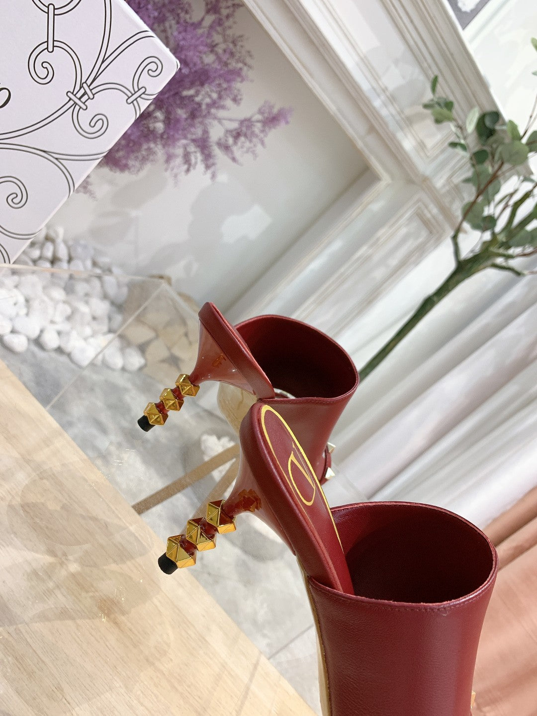 ROCKSTUD TOWER-HEEL MULES IN CURRANT RED CALFSKIN 7 CM