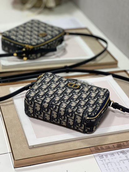 CD CARO 18CM BLUE OBLIQUE EMBROIDERY