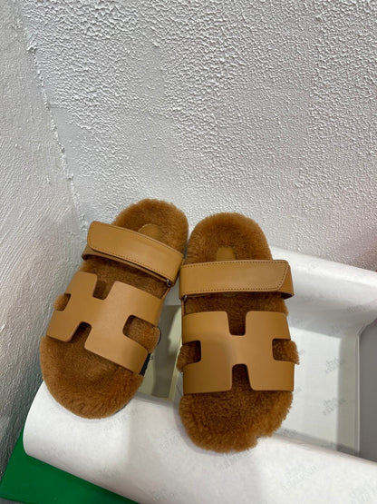 Chypre Sandal Gold shearling insole Gold goatskin lining